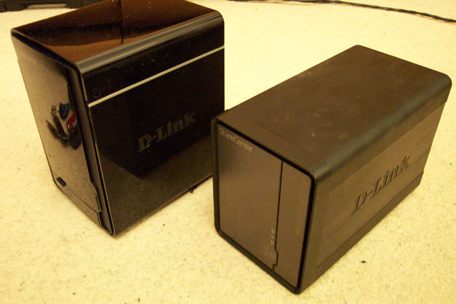 DNS-320 on the left, DNS-325 on the right